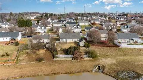 3884 Range Crest Ct, High Point, NC 27265 photo 28