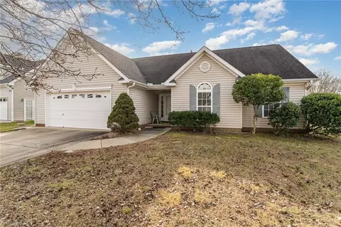 3884 Range Crest Ct, High Point, NC 27265 photo 3