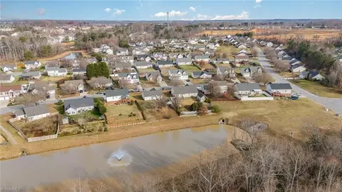 3884 Range Crest Ct, High Point, NC 27265 photo 29