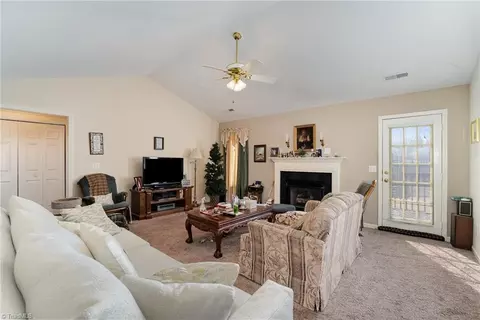 3884 Range Crest Ct, High Point, NC 27265 photo 7