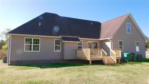 4642 Colonial Cir, Trinity, NC 27370 photo 5