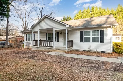 121 Spruce St, Mocksville, NC 27028