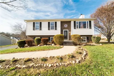 1900 Embark Dr, Kernersville, NC 27284
