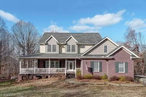 7359 Buckland Dr, Browns Summit, NC 27214