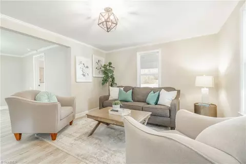 205 Salisbury St E, Denton, NC 27239