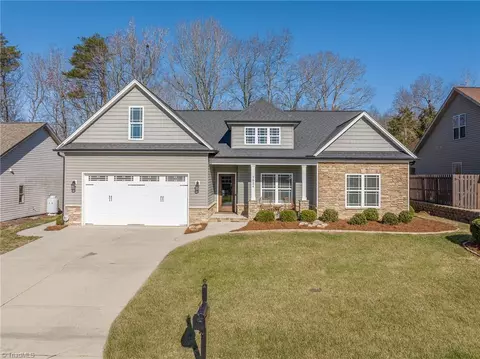 7024 Smokerise Ln, Kernersville, NC 27284