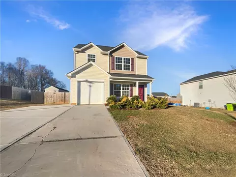 164 Creekstone Ct, Lexington, NC 27295