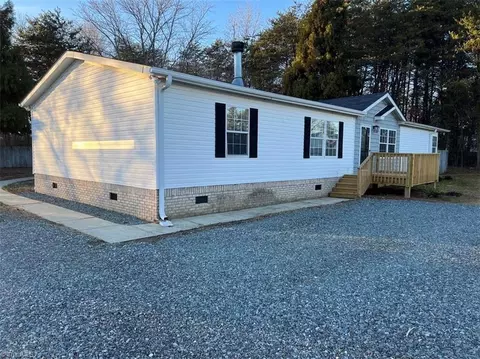 5794 S Nc Highway 66, King, NC 27021
