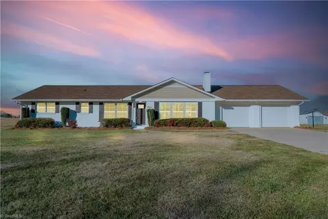 293 Hanes Ln, Lexington, NC 27295