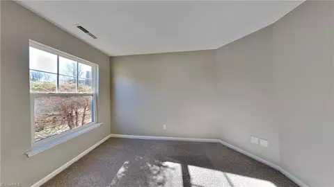 898 Hedgepath Ter, High Point, NC 27265 photo 9