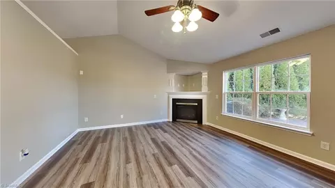 898 Hedgepath Ter, High Point, NC 27265 photo 2