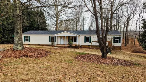 1923 Park Rd, Mayodan, NC 27027