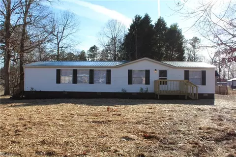 217 Maid Marian Ln, Lexington, NC 27292