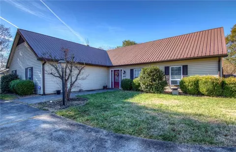 3130 Middlebrook Dr, Clemmons, NC 27012