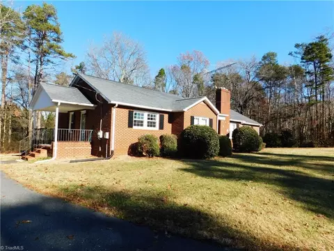 4470 Nc 268, Ararat, NC 27007
