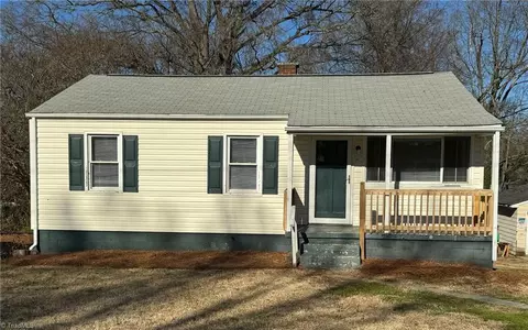 1907 Woodside Dr, Greensboro, NC 27405