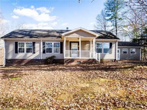 451 Piney Fork Church Rd, Eden, NC 27288