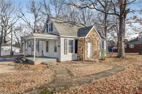201 Clemmonsville Rd E, Winston Salem, NC 27107