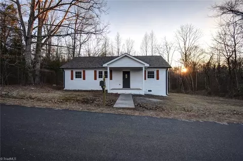 5912 J L Martin Dr, Mcleansville, NC 27301