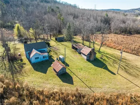 4544 Don Everette Dr, Jonesville, NC 28642