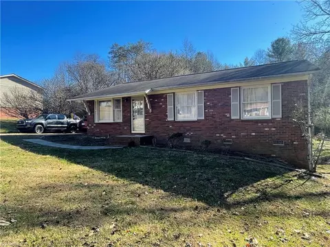 195 Reddies St, North Wilkesboro, NC 28659