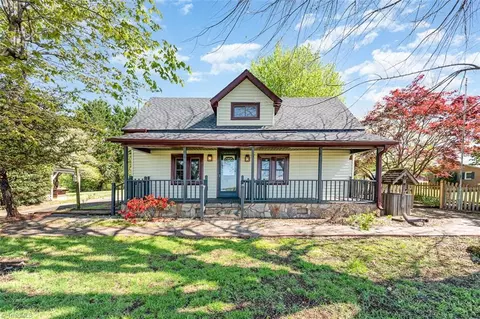 4364 Austin Traphill Rd, Elkin, NC 28621