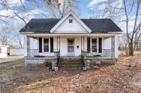 269 Lakeside Ave, Burlington, NC 27217