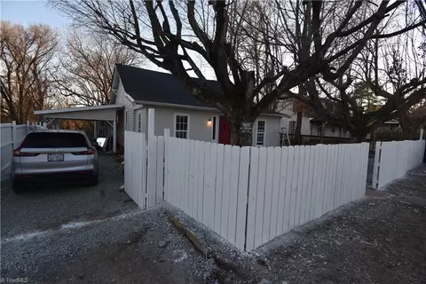 3208 Old Greensboro Rd, Winston Salem, NC 27101