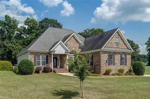 221 Stillwater Ln, Reidsville, NC 27320