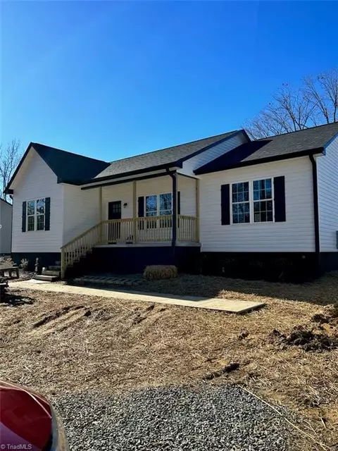 3773 Hinshaw Country Rd, Liberty, NC 27298