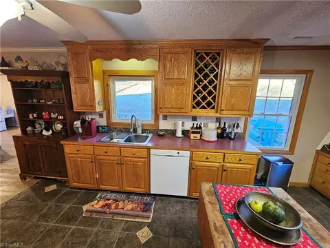161 Deer St, Boone, NC 28607 photo 10