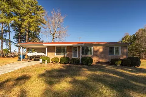 7109 Highfill St, Liberty, NC 27298