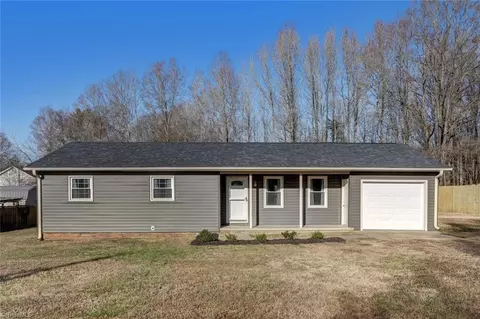 780 Summit Loop, Eden, NC 27288 photo 4