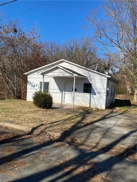 2411 Dunbar St, Winston Salem, NC 27105