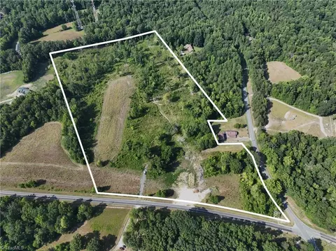 6067 Hickory Creek Rd, Greensboro, NC 27407