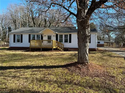 4445 Ogburn Ave, Winston Salem, NC 27105