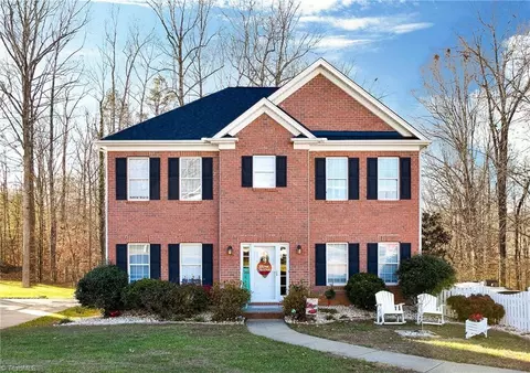 4780 Cloverhurst Rd, Winston Salem, NC 27103