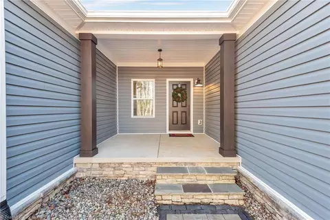 469 Burberry Dr, Purlear, NC 28665 photo 3