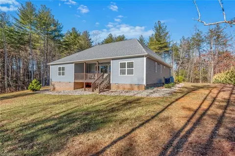 469 Burberry Dr, Purlear, NC 28665 photo 44