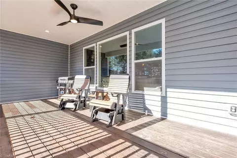 469 Burberry Dr, Purlear, NC 28665 photo 5
