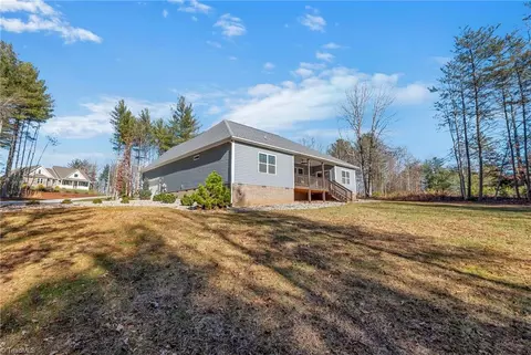 469 Burberry Dr, Purlear, NC 28665 photo 43