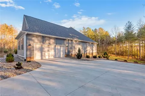 469 Burberry Dr, Purlear, NC 28665 photo 49