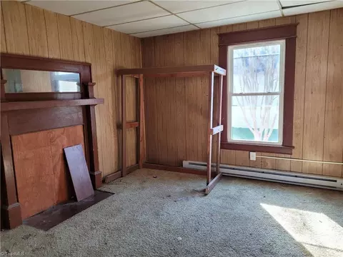 823 Davis St, Mount Airy, NC 27030 photo 6