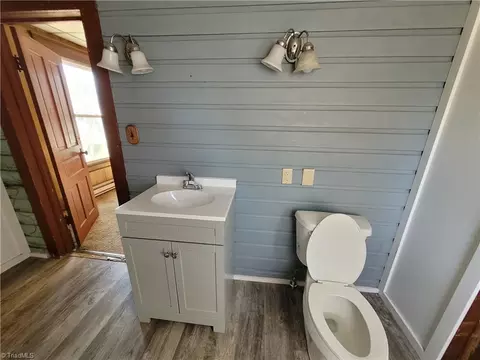 823 Davis St, Mount Airy, NC 27030 photo 9
