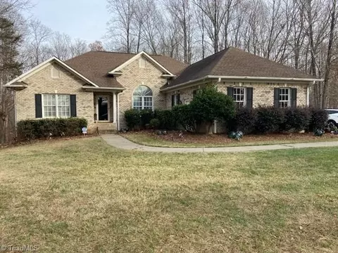 5015 Nc Highway 66 S, King, NC 27021