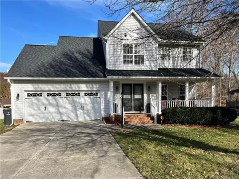 1215 Somerset Crossing Ln, Kernersville, NC 27284