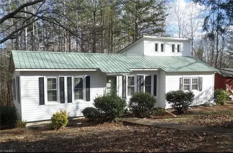 1145 Pine Hill Rd, Asheboro, NC 27205