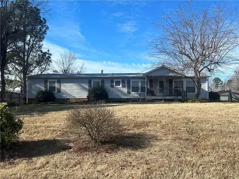 163 Lea Meadow Rd, Lexington, NC 27295
