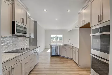442 Brooke Hill Dr, Lewisville, NC 27023