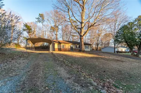 222 Redwood Bnd, King, NC 27021